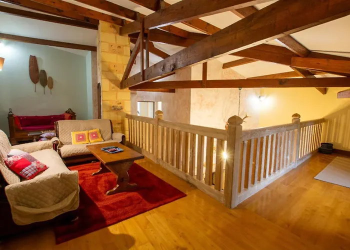 Bironais * Biron (Dordogne)